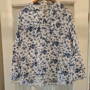 CP Shades 100% Linen Floral Blue and White Long Sleeve Blouse 19" Pit To Pit